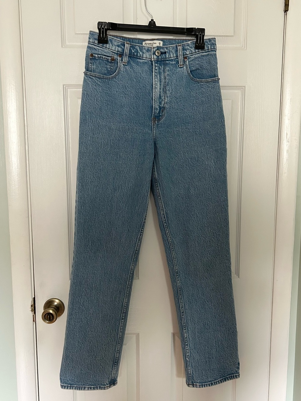 Abercrombie & Fitch Ultra High Rise 90s Straight Jean Medium Wash 28/6 R